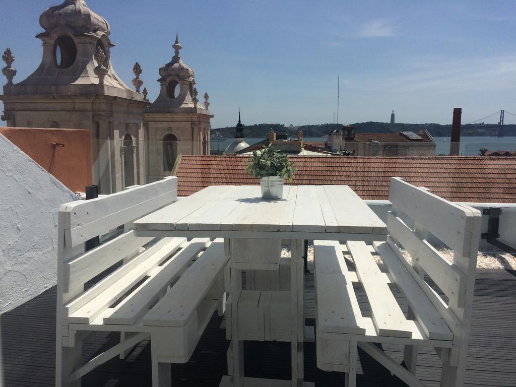 A Terrace On A Topfloor With A View Lisboa Exterior foto